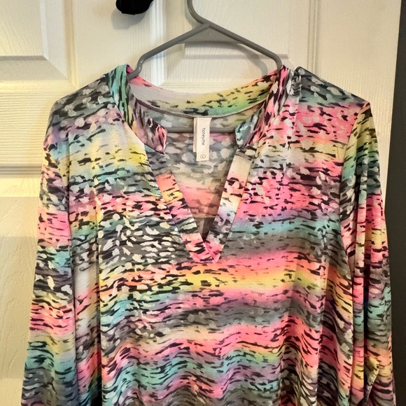 Honeyme Pink, Yellow and Gray Top with 3/4 Sleeves - Picture 3 of 7